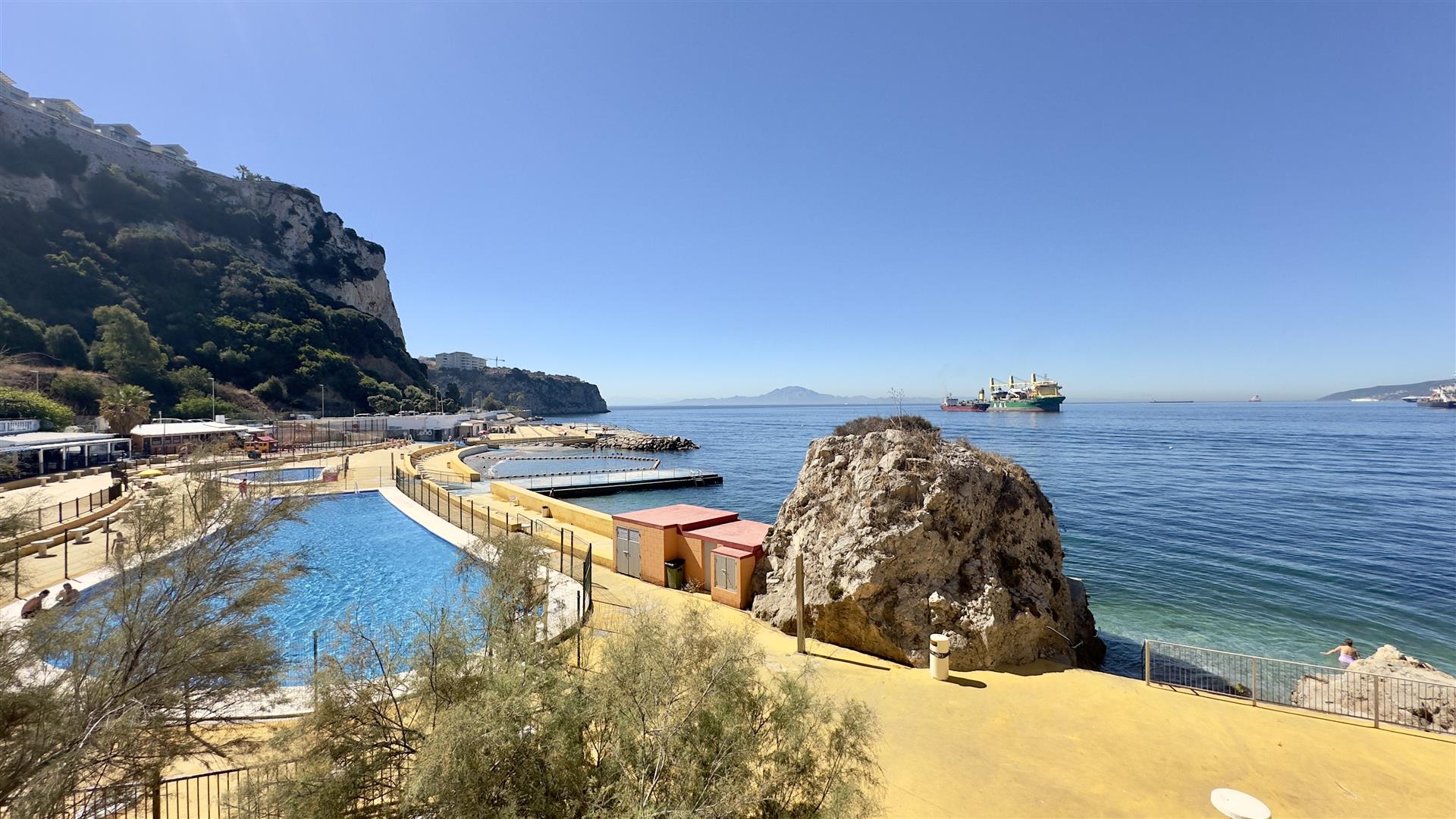Image of Apartment - 3 Bedrooms - 1 Bathrooms for Sale in South District-Gibraltar, Image 11